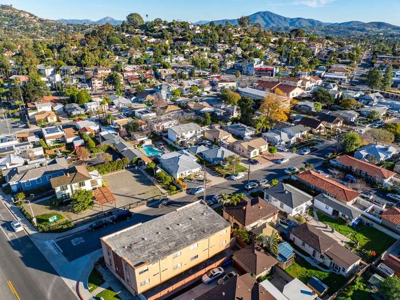 4869 Pine St, La Mesa, CA à vendre - Photo du bâtiment - Image 2 de 31