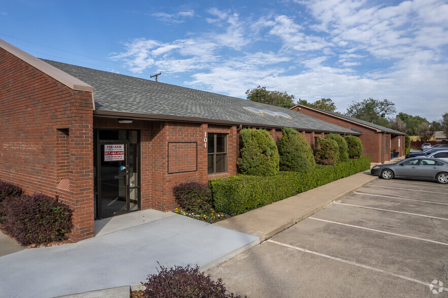 101-109 E Park Row, Arlington, TX à vendre - Photo principale - Image 1 de 1