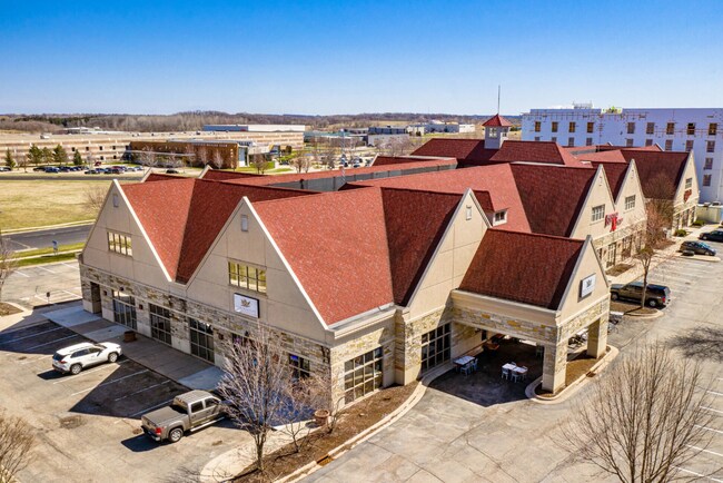 Plus de détails pour 1609 Landmark Dr, Cottage Grove, WI - Commerce de détail à louer