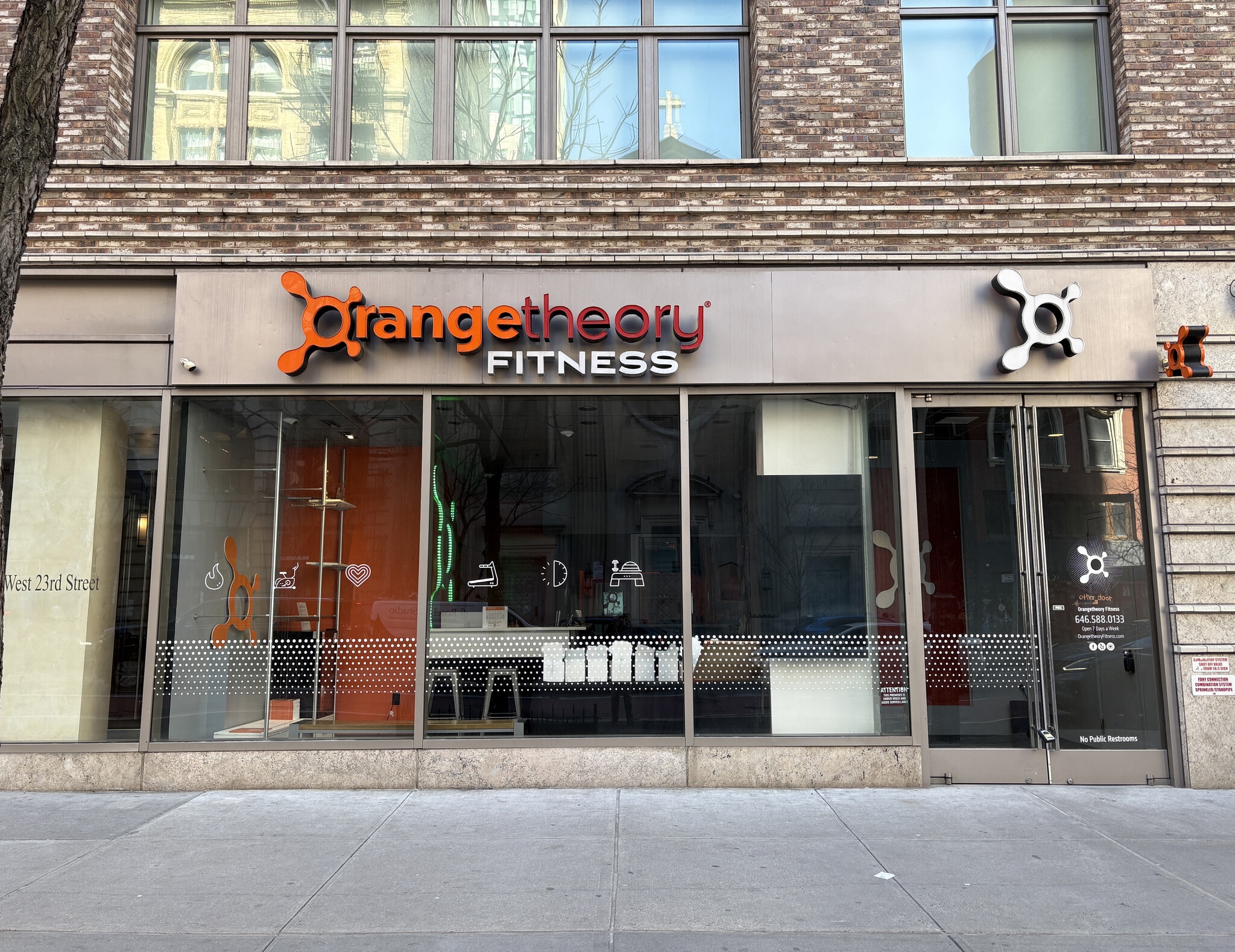 124 W 23rd St, New York, NY à louer Photo du bâtiment- Image 1 de 7