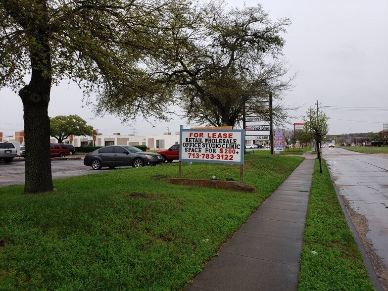 7400 Harwin Dr, Houston, TX à louer - Photo du bâtiment - Image 2 de 15