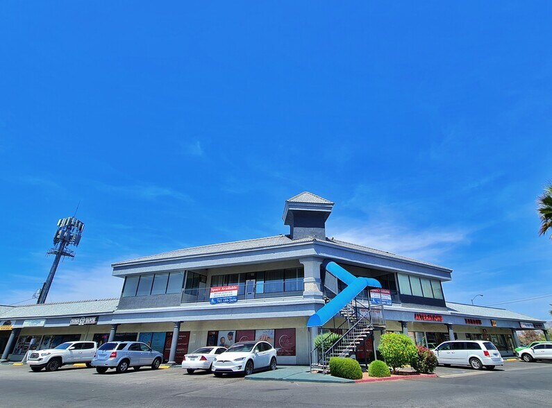 4375 Las Vegas Blvd N, Las Vegas, NV à louer - Photo du bâtiment - Image 2 de 8