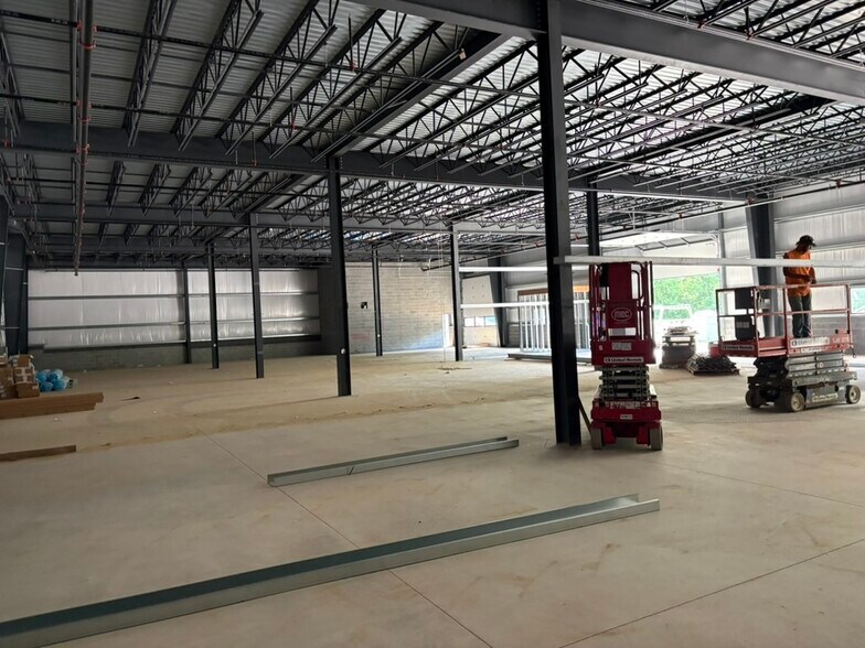 17 Industrial dr, New Britain, PA à louer - Photo du bâtiment - Image 3 de 6