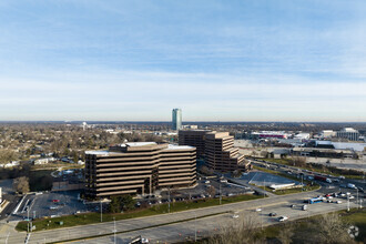 17 W 110 22nd St, Oakbrook Terrace, IL - Aérien  Vue de la carte - Image1