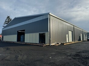 1060 Commerce Ct, Silverton, OR à louer Photo du bâtiment- Image 1 de 5