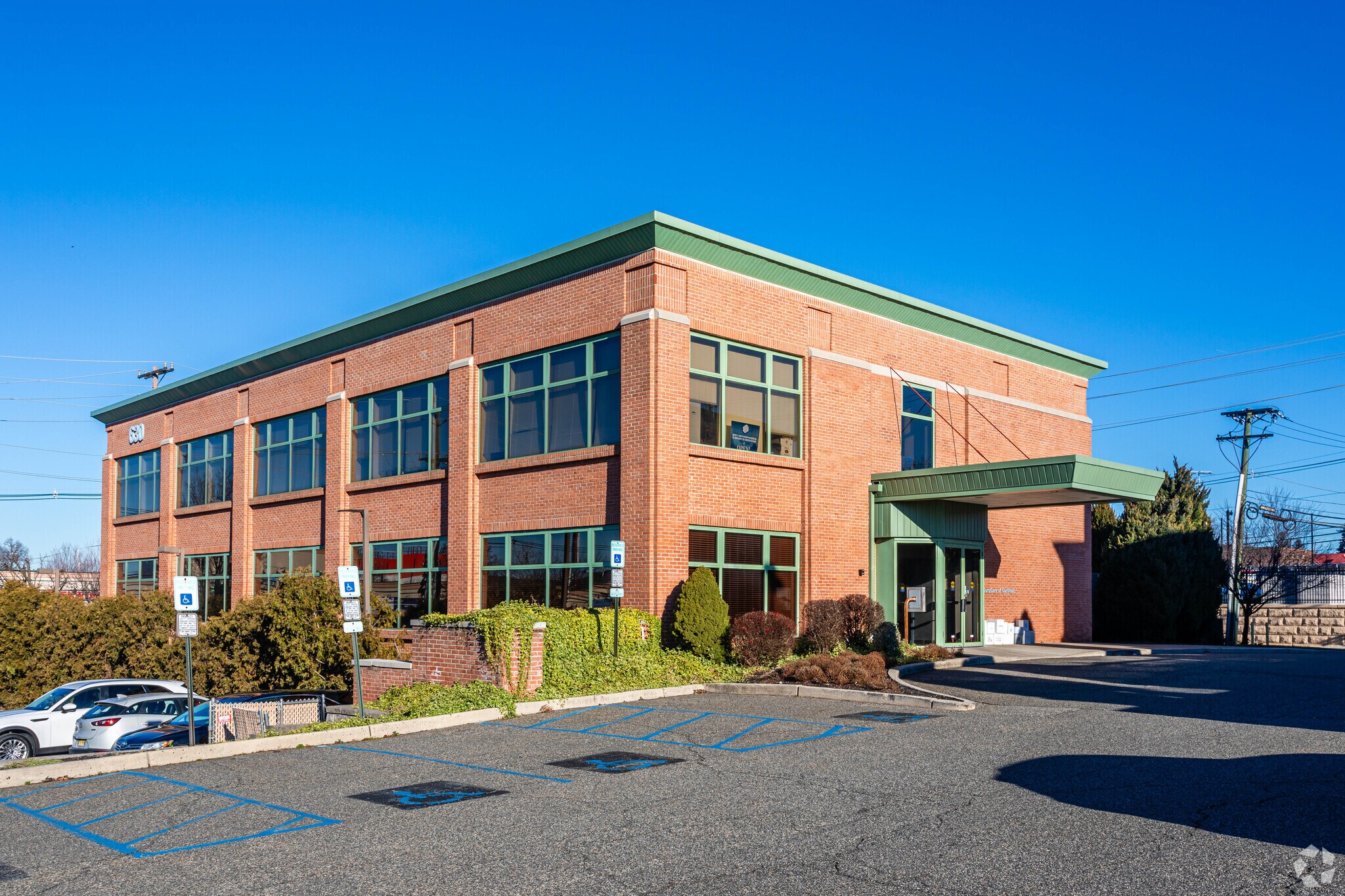 630 Broad St, Carlstadt, NJ à louer Photo du bâtiment- Image 1 de 20
