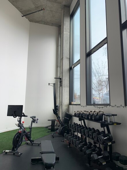 3303 N Mississippi Ave, Portland, OR for lease - Interior Photo - Image 3 of 13