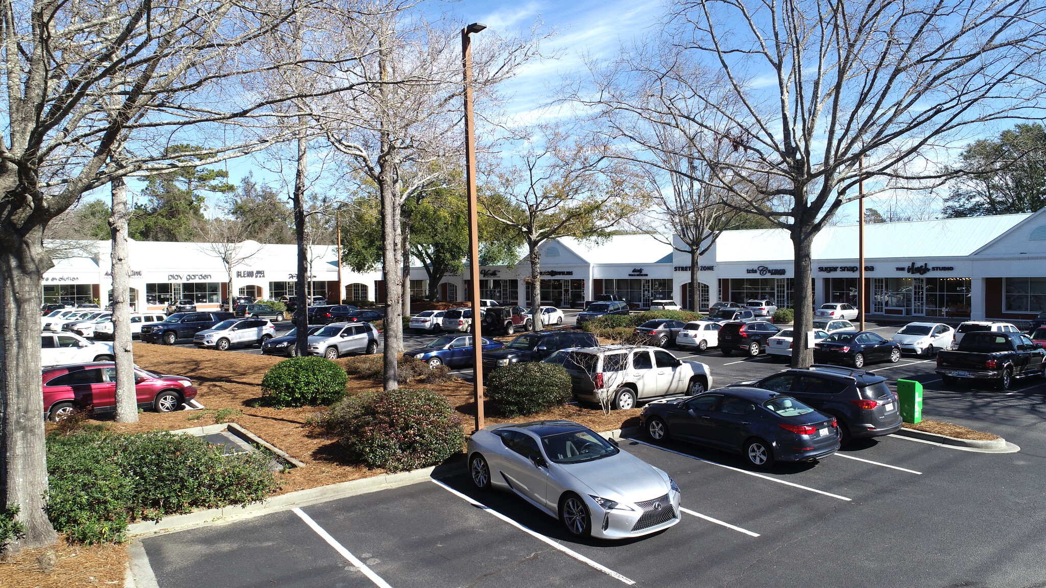 320 W Coleman Blvd, Mt Pleasant, SC for lease Building Photo- Image 1 of 3