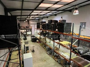 Flex in Signes for lease Interior Photo- Image 2 of 7