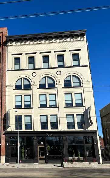 607 E 3rd St, Dayton, OH à louer - Photo du bâtiment - Image 2 de 9