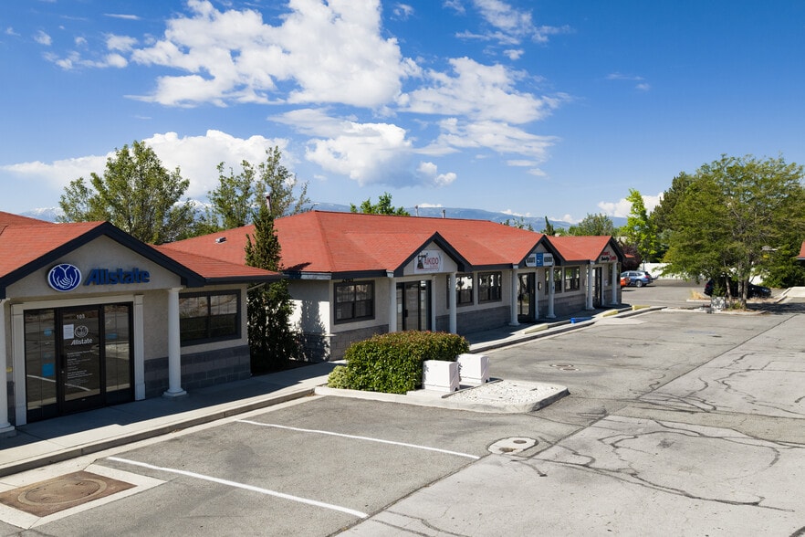 Vista Blvd. Portfolio portfolio of 2 properties for sale on LoopNet.ca - Building Photo - Image 2 of 7