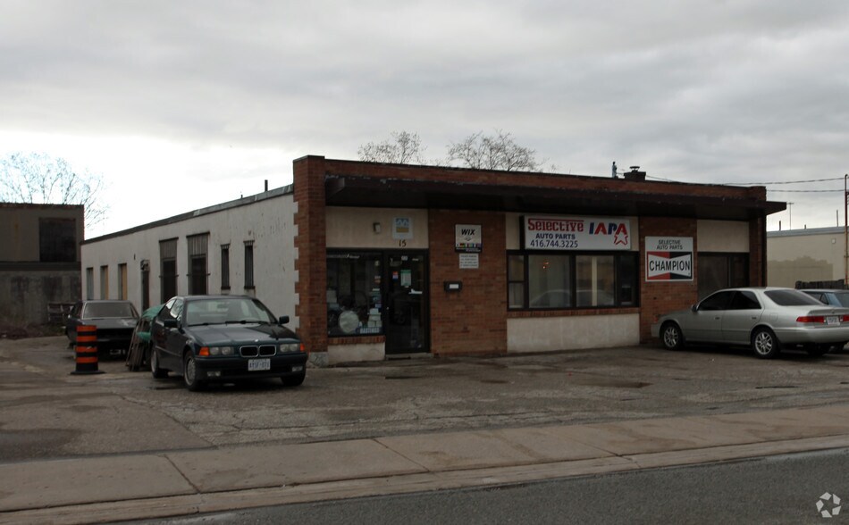 15 Oakland Ave, Toronto, ON à vendre - Photo principale - Image 1 de 1
