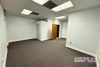 1800 Northgate Blvd, Sarasota, FL for lease Building Photo- Image 2 of 8