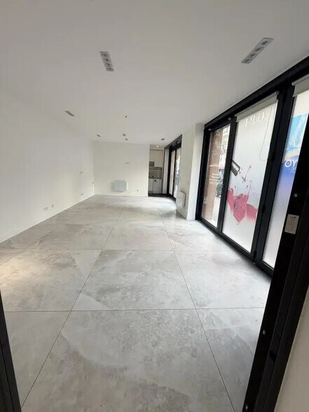 Office in Issy-les-Moulineaux for sale - Interior Photo - Image 2 of 5