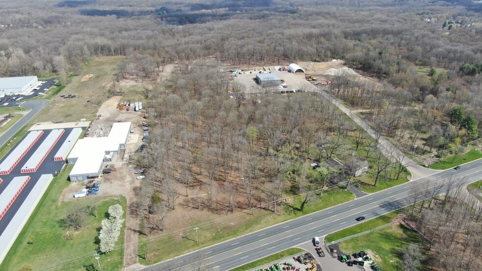 7574 Stadium dr, Kalamazoo, MI for sale - Building Photo - Image 3 of 5