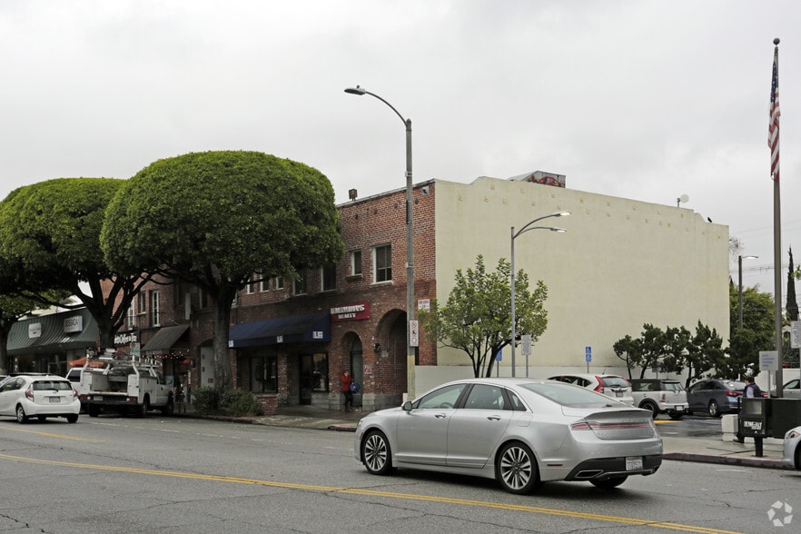 118-122 N Larchmont Blvd, Los Angeles, CA for lease - Building Photo - Image 3 of 3