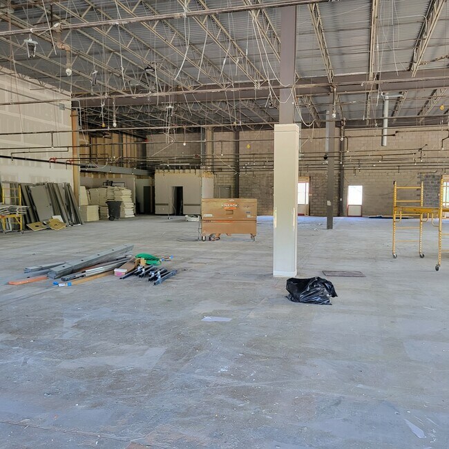 More details for 900 Corporate Blvd, Newburgh, NY - Flex, Industrial for Lease