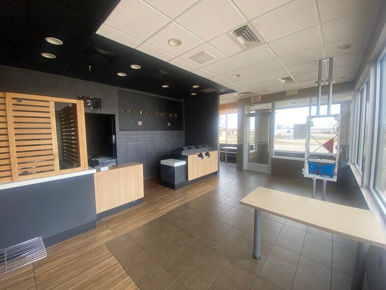 1123 E US Highway 54, Kingman, KS à louer - Photo intérieure - Image 3 de 8