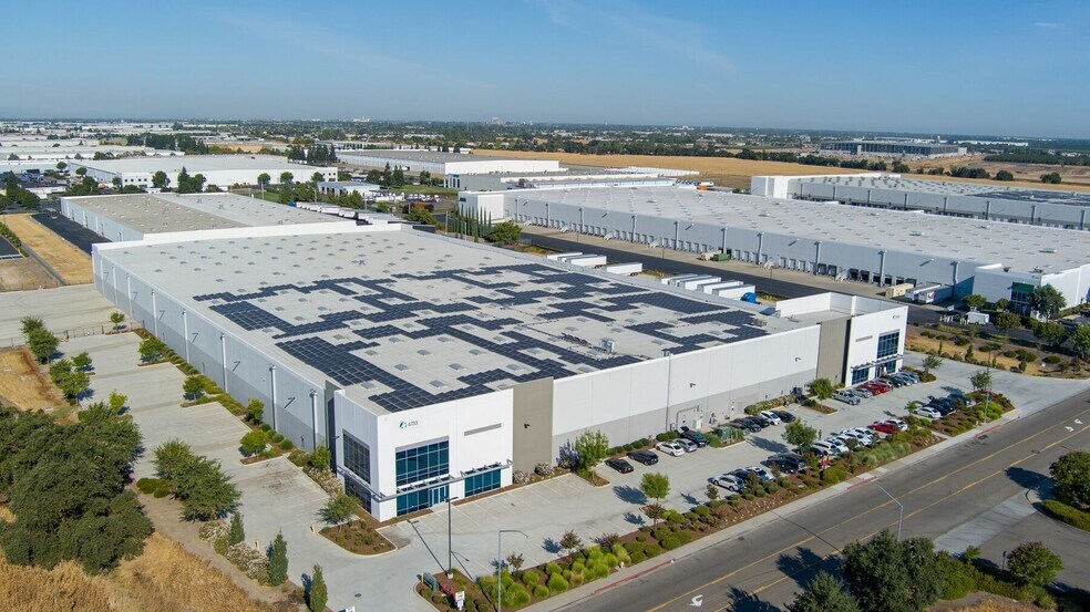 4733 Newcastle Rd, Stockton, CA à louer - Photo du bâtiment - Image 3 de 13