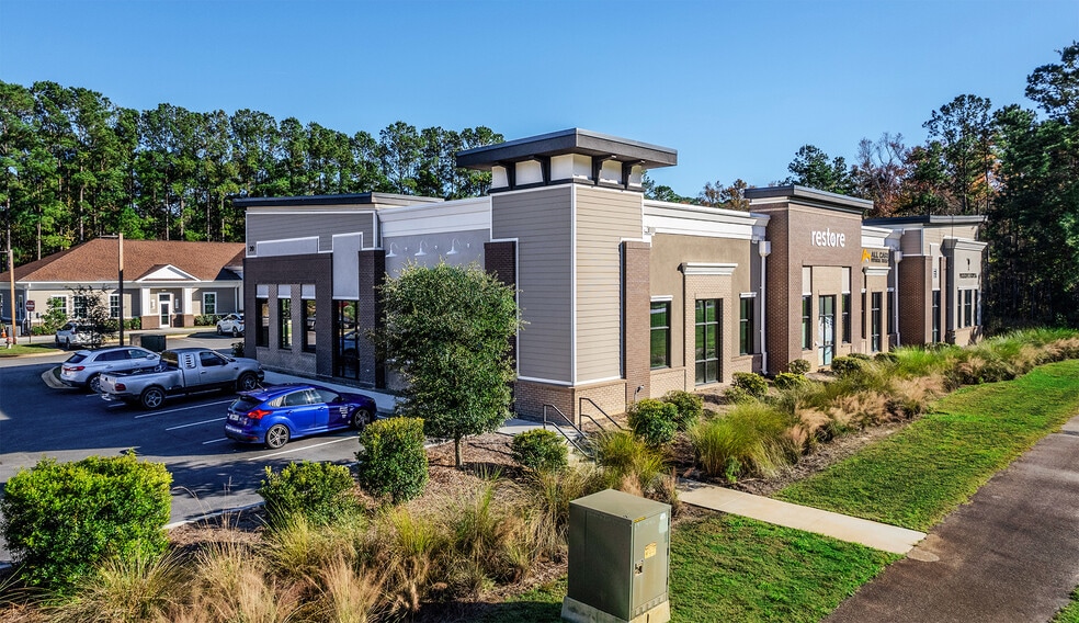 Tupelo Commons portfolio of 2 properties for sale on LoopNet.ca - Building Photo - Image 2 of 8