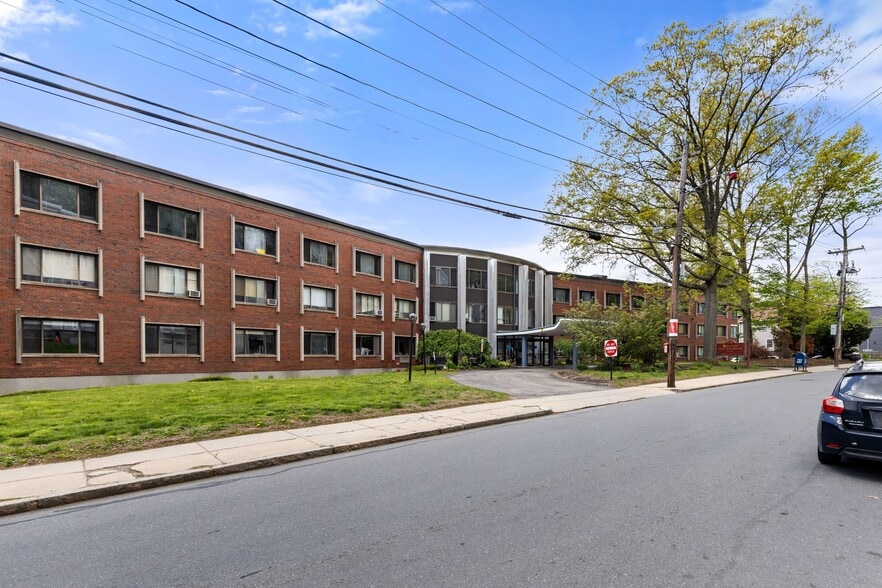 110-120 Fisher Ave, Boston, MA à louer - Photo du bâtiment - Image 1 de 43