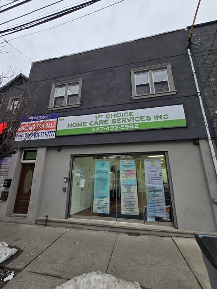 584 Richmond Rd, Staten Island, NY à vendre - Photo principale - Image 1 de 8