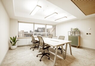 Station Bridge, Harrogate for lease Building Photo- Image 1 of 6