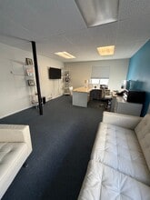 361 Park Rd, West Hartford, CT for lease Interior Photo- Image 2 of 4
