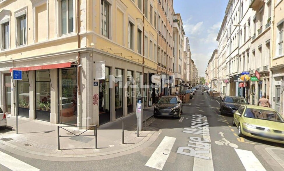 Retail in Lyon for lease - Building Photo - Image 3 of 3