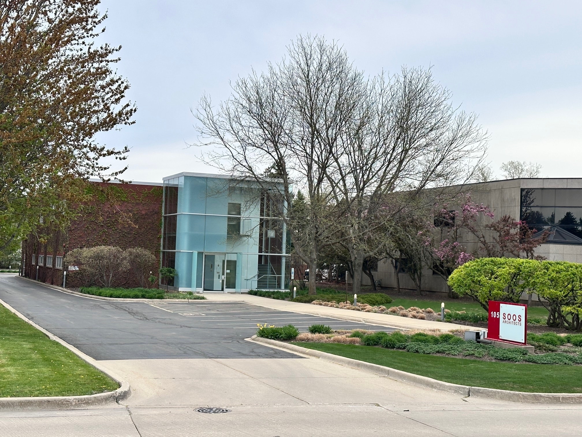 105 Schelter Rd, Lincolnshire, IL for sale Building Photo- Image 1 of 7