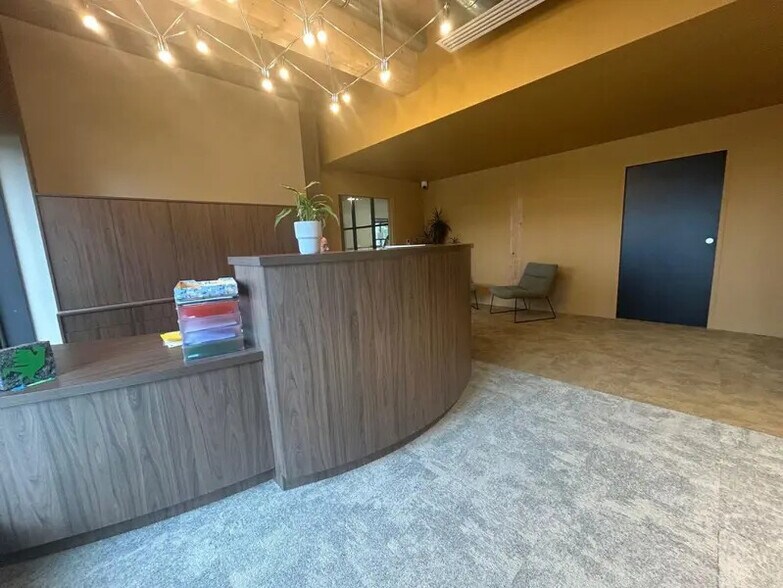 Office in Quetigny for sale - Interior Photo - Image 3 of 10