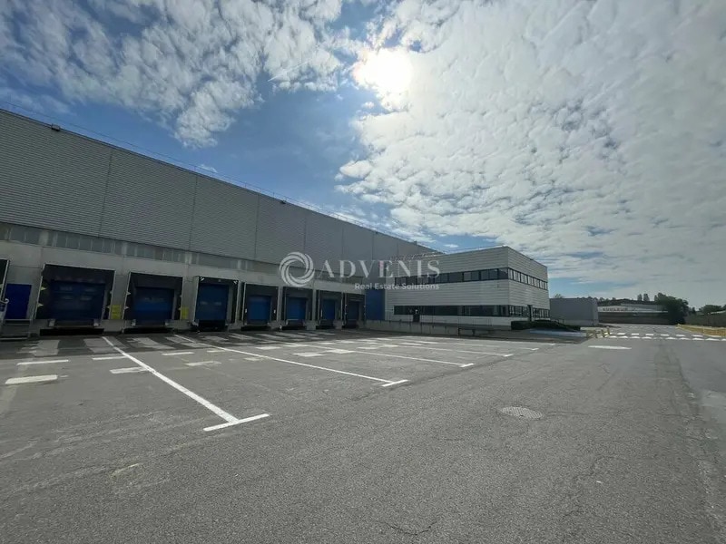 Industrial in Bonneuil-sur-Marne for lease Building Photo- Image 1 of 13