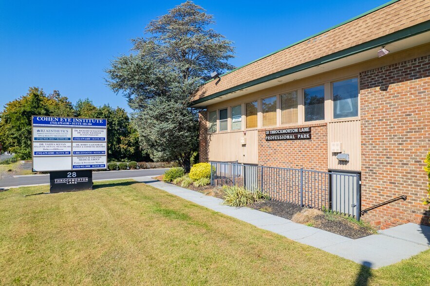 28 Throckmorton Ln, Old Bridge, NJ à louer - Photo du bâtiment - Image 3 de 22