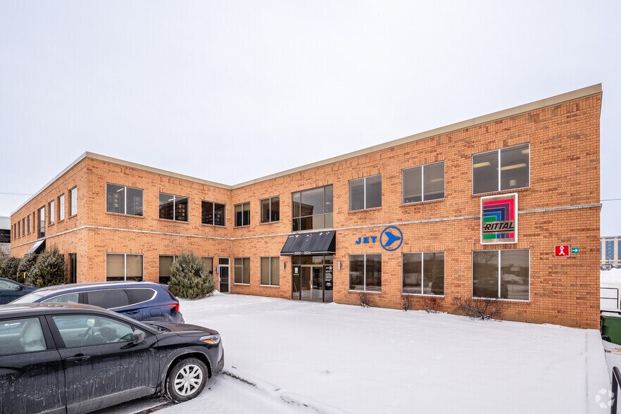3490-3500 Rue Griffith, Saint-Laurent, QC à louer - Photo principale - Image 1 de 3