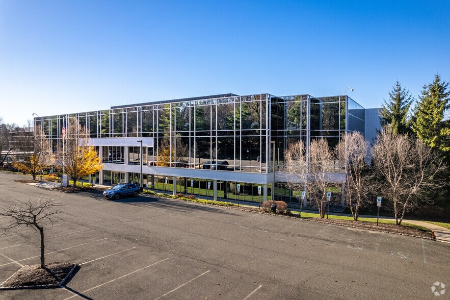 420 Mountain Ave, New Providence, NJ à louer - Photo du bâtiment - Image 2 de 7