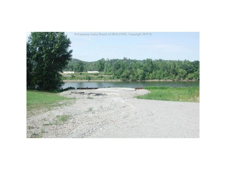 14025 Charleston Rd, Red House, WV for lease - Building Photo - Image 3 of 4