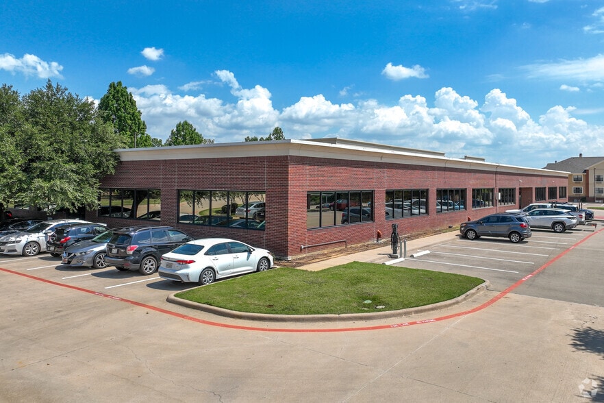 1850 Lakepointe Dr, Lewisville, TX for sale - Building Photo - Image 2 of 12