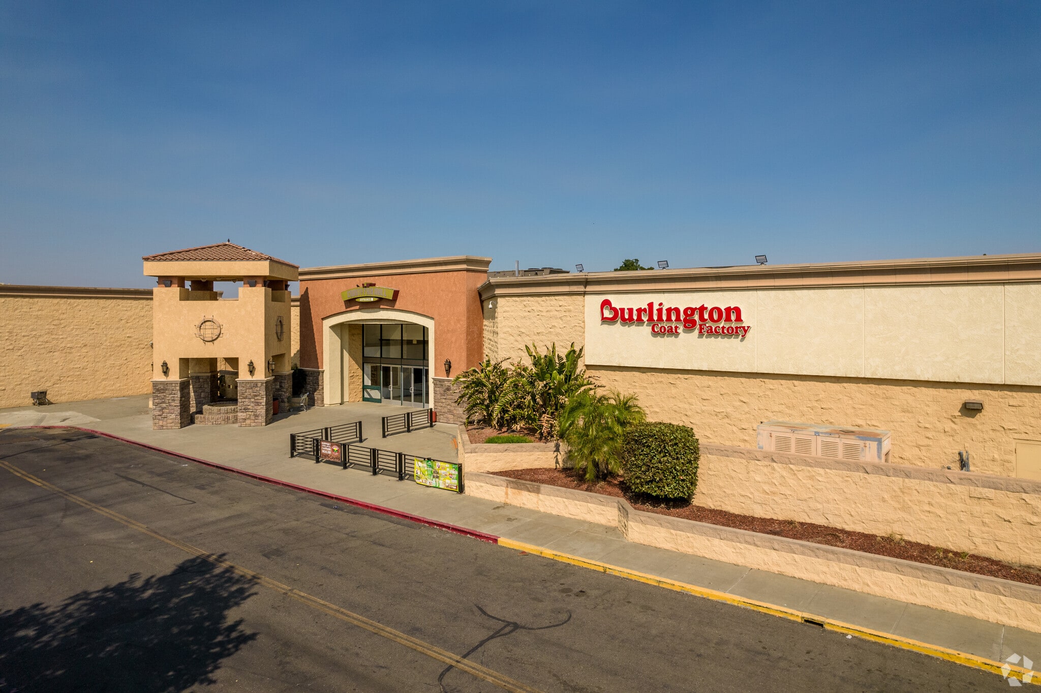 1268 E Gibson Rd, Woodland, CA for sale Primary Photo- Image 1 of 6