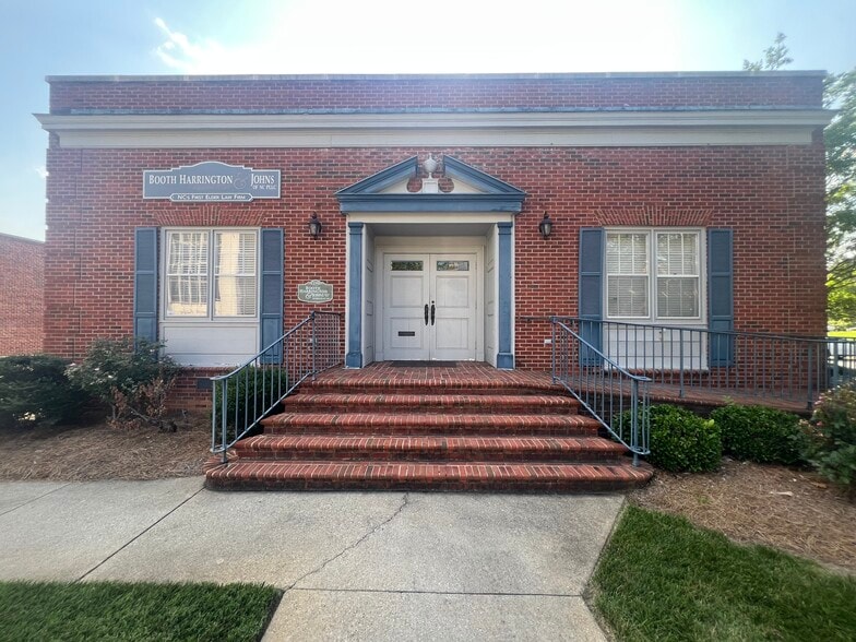 239 N Edgeworth St, Greensboro, NC for sale - Building Photo - Image 3 of 11