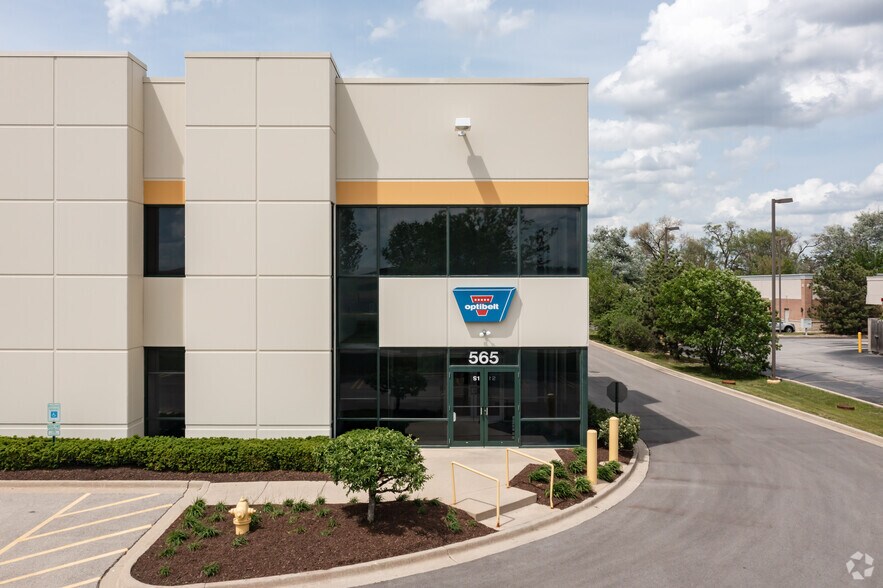 545-565 Fullerton Ave, Carol Stream, IL à louer - Photo du bâtiment - Image 2 de 4
