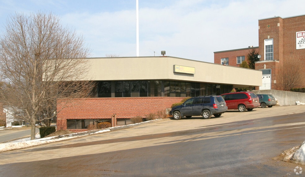 975 Farmington Ave, Bristol, CT à louer - Photo du bâtiment - Image 2 de 5