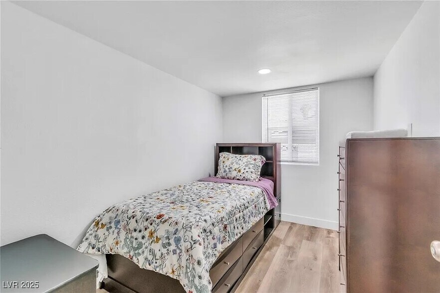 4785 San Sebastian Ave, Las Vegas, NV à vendre - Photo du bâtiment - Image 2 de 26