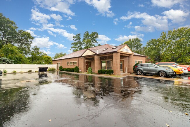 More details for 2751 Blue Rock Rd, Cincinnati, OH - Office for Sale