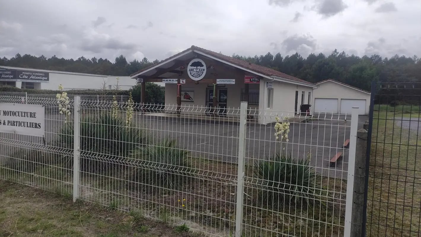 Local d'activités dans Morcenx-la-Nouvelle à vendre Photo du bâtiment- Image 1 de 3