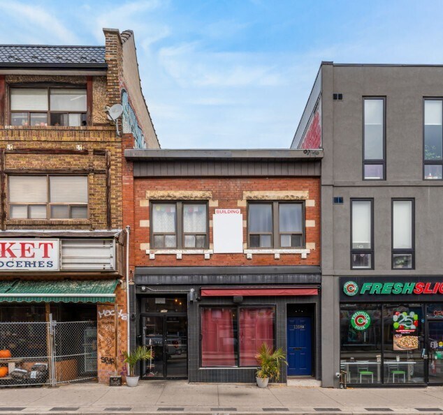 1108 St Clair Ave W, Toronto, ON à vendre Photo du bâtiment- Image 1 de 5