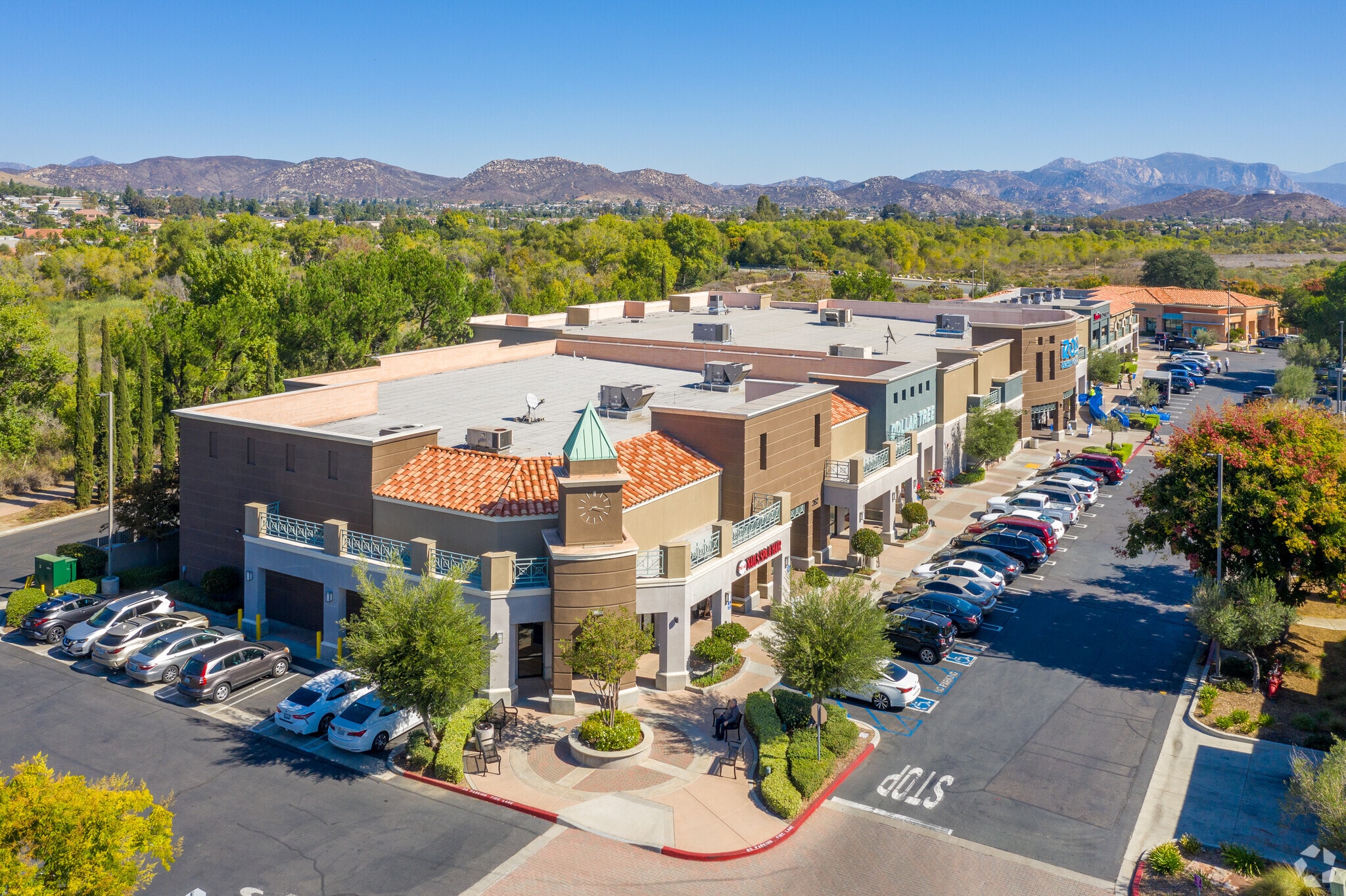 214-294 Town Center Pky, Santee, CA à louer Photo du bâtiment- Image 1 de 23