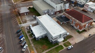 Plus de détails pour 11 N Walnut St, Iola, KS - Multi-résidentiel à vendre