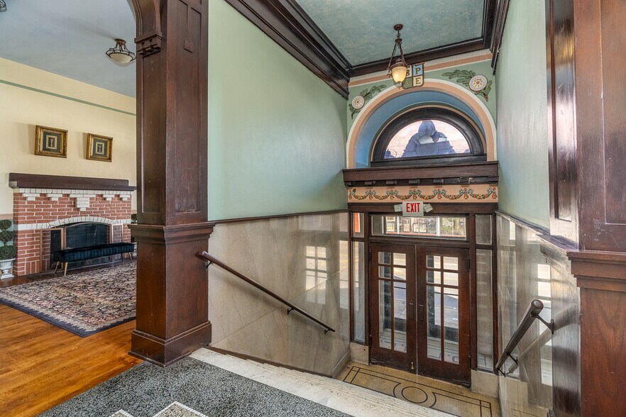 1329 Walnut St, Murphysboro, IL à vendre - Photo du bâtiment - Image 3 de 30