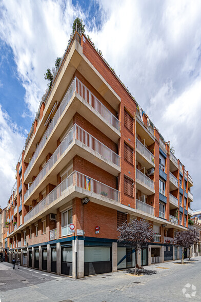 Office/Retail in Barcelona, Barcelona for lease - Primary Photo - Image 1 of 1