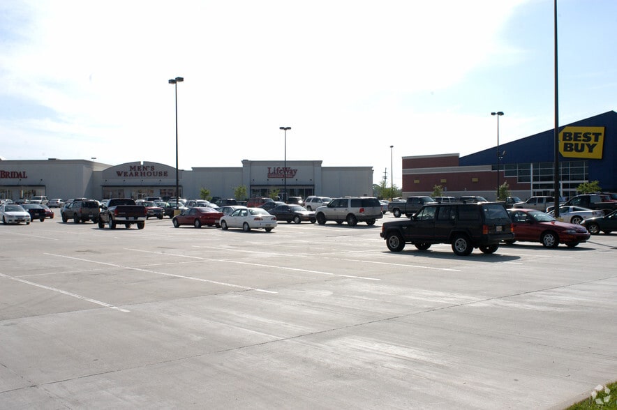 5915 Bluebonnet Blvd, Baton Rouge, LA à louer - Photo du bâtiment - Image 2 de 19